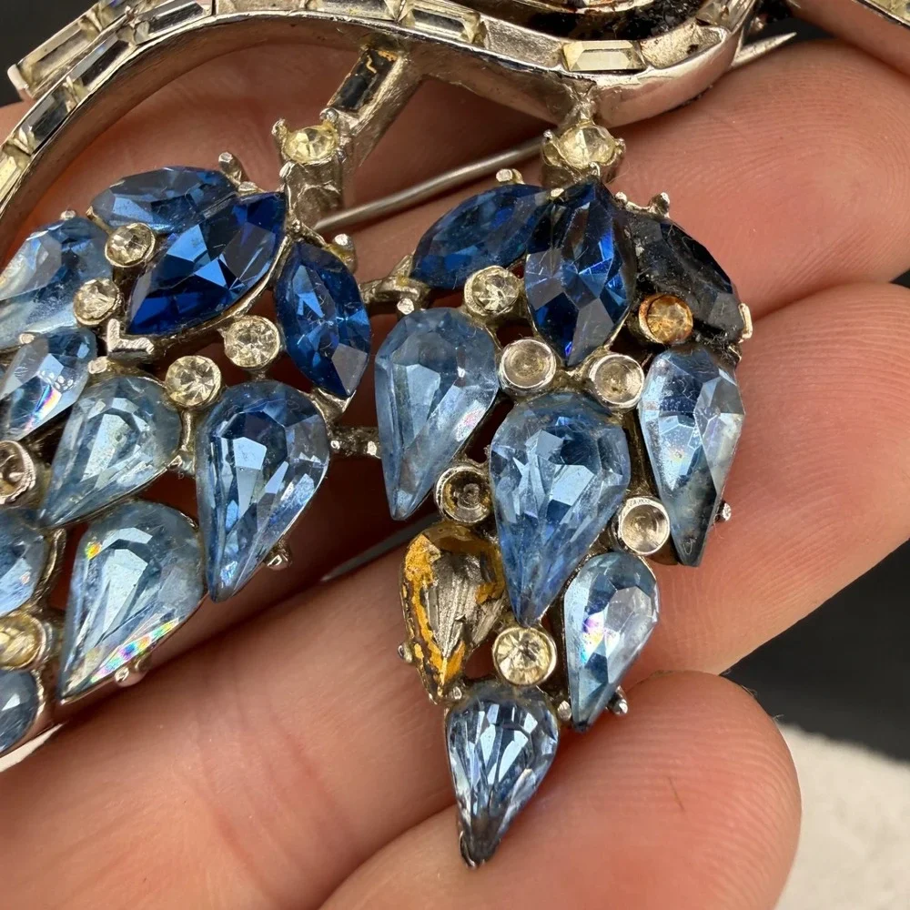 Vintage Trifari Rhinestone Brooch Silver Tone Blue Sparkle READ